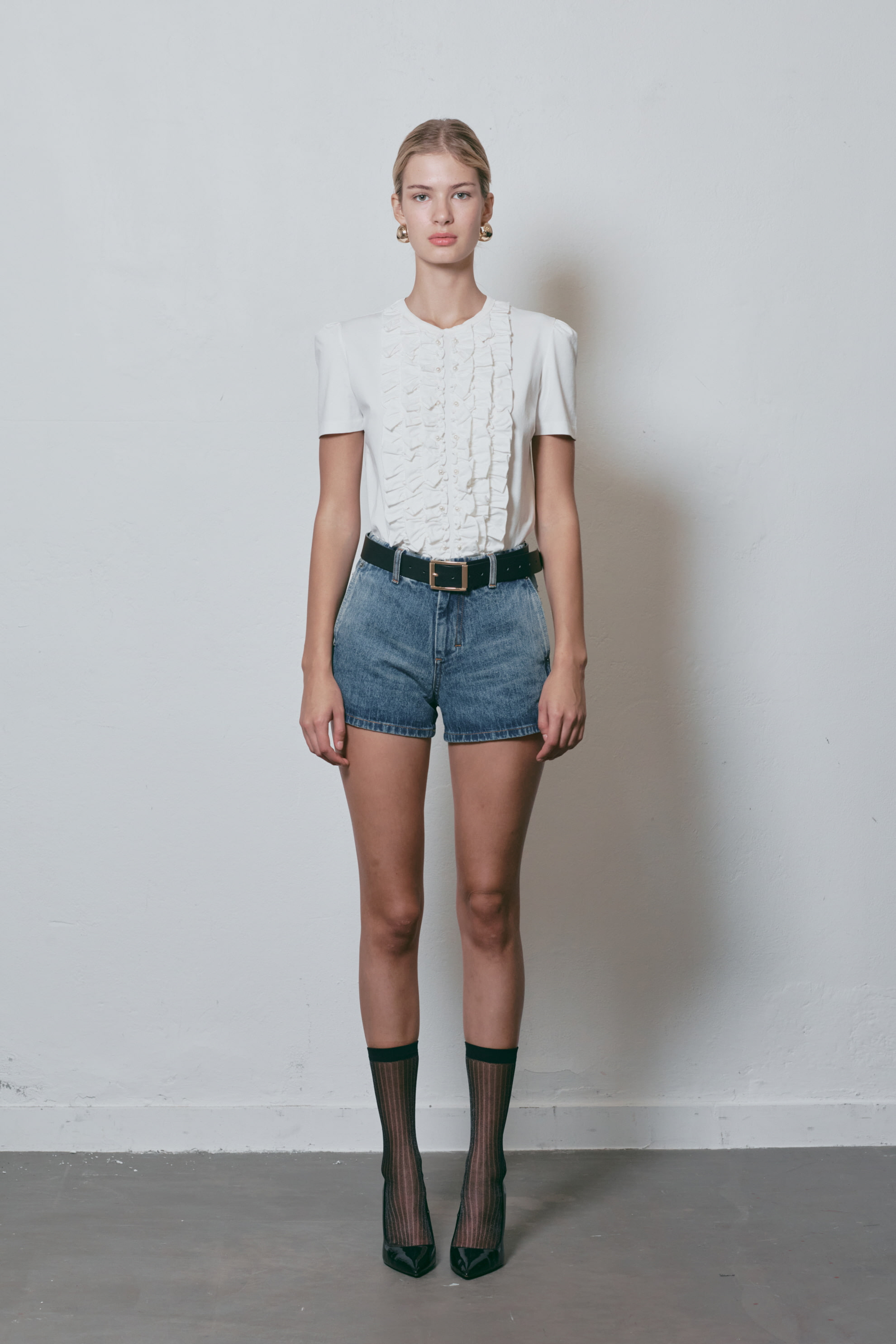 WHITE BEADED FRILL FRONT  T-SHIRT